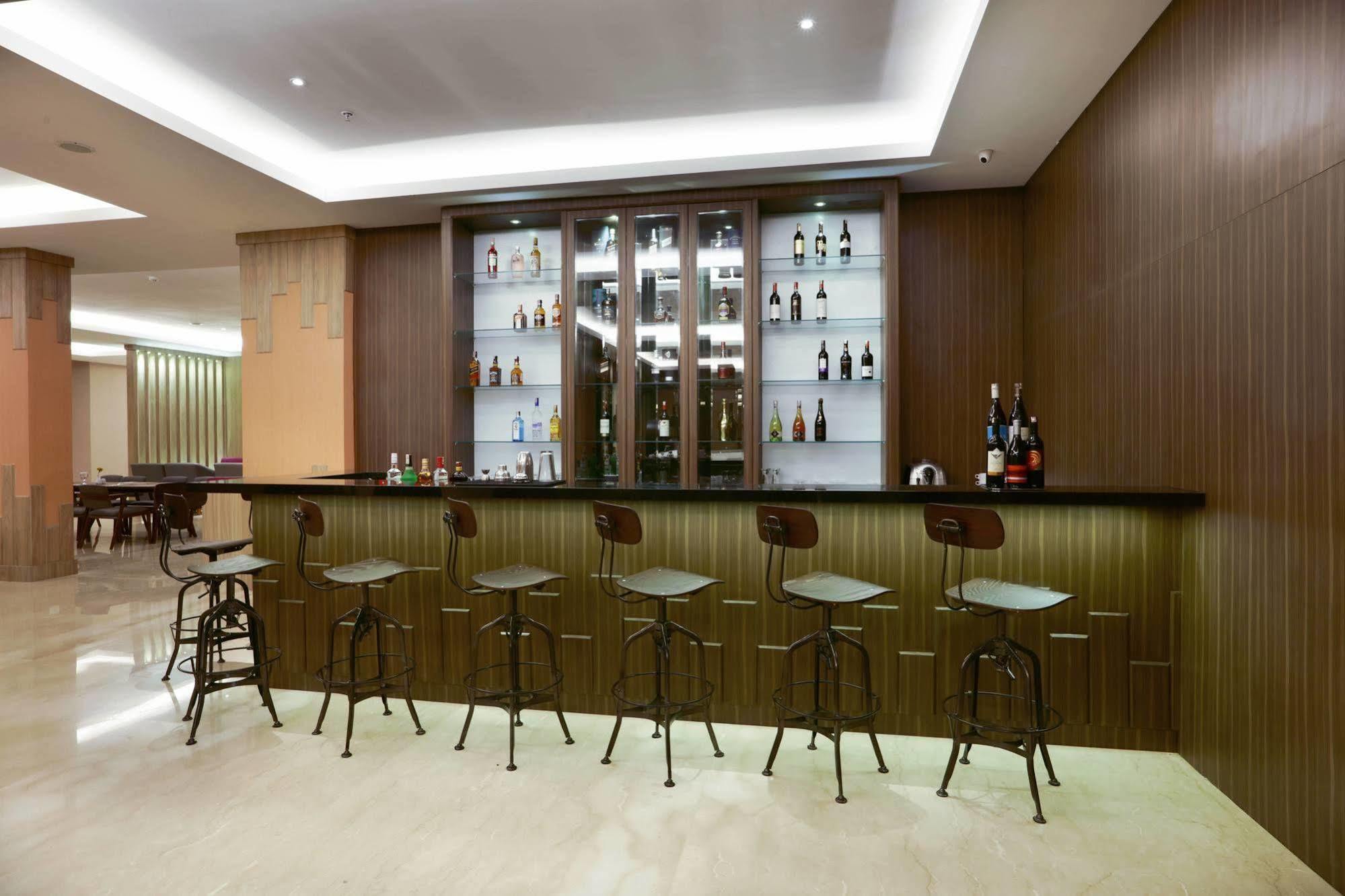 Harper Perintis By Aston Hotel Makassar Kültér fotó