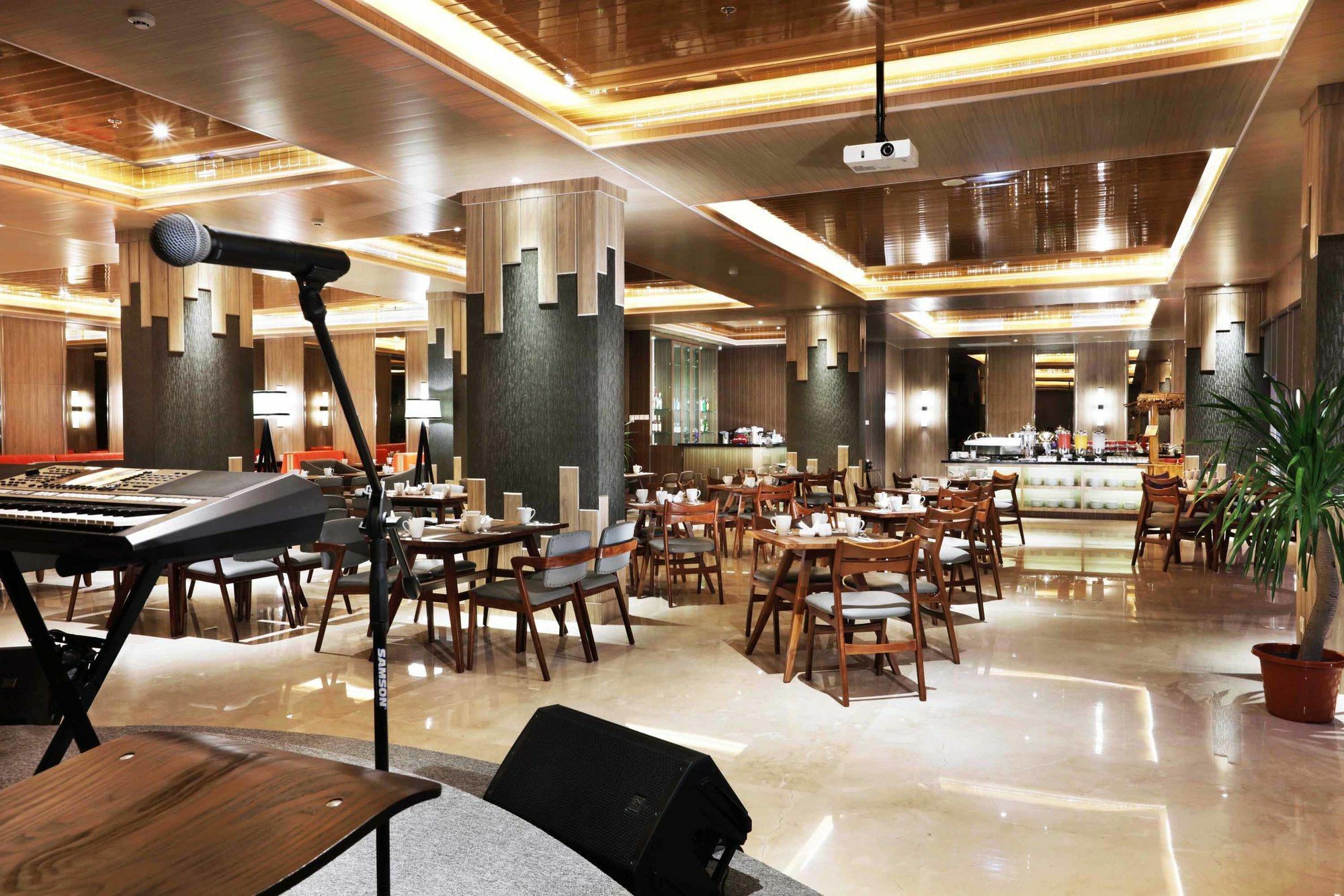 Harper Perintis By Aston Hotel Makassar Kültér fotó